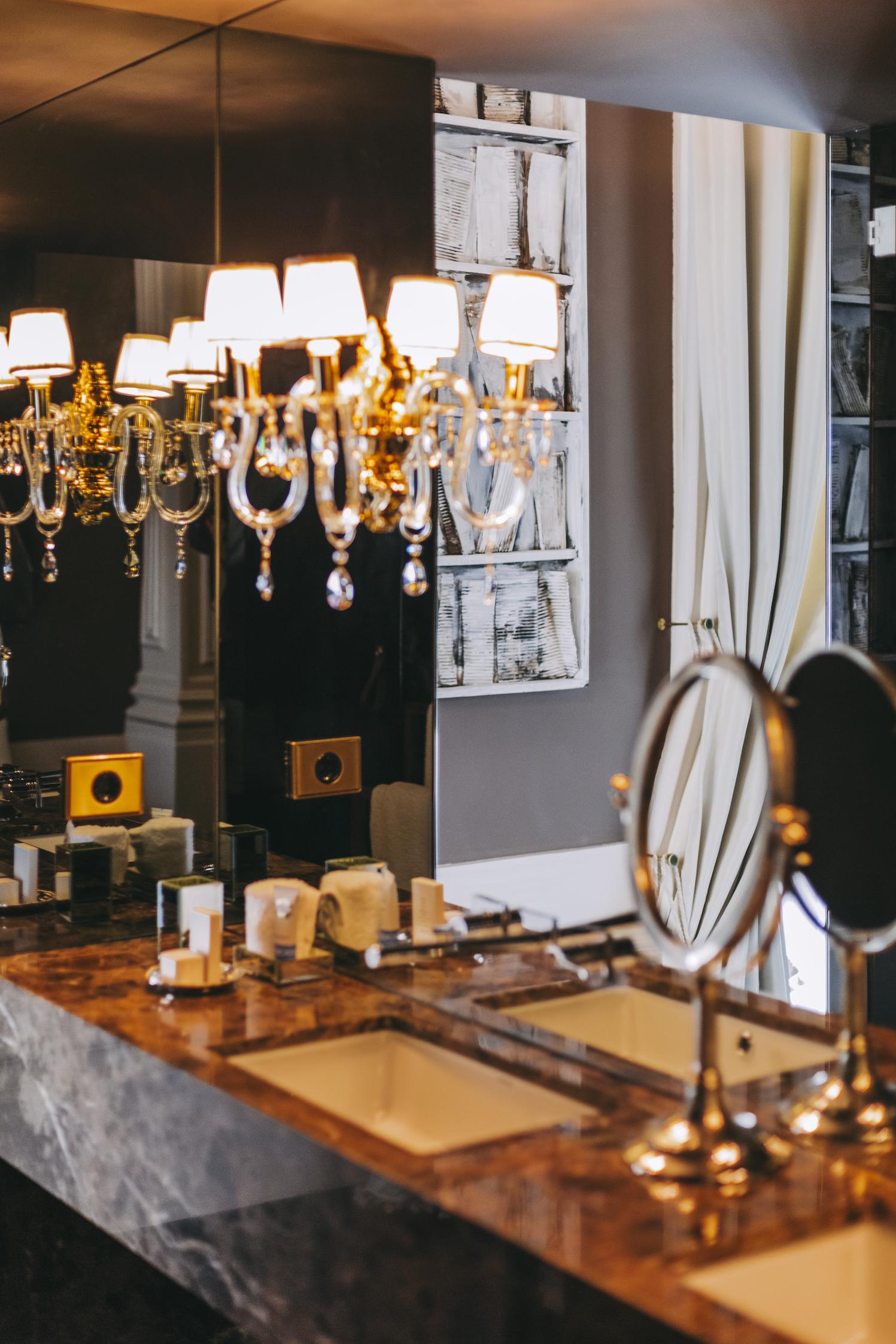 Torel Palace Порто Екстериор снимка A dressing table