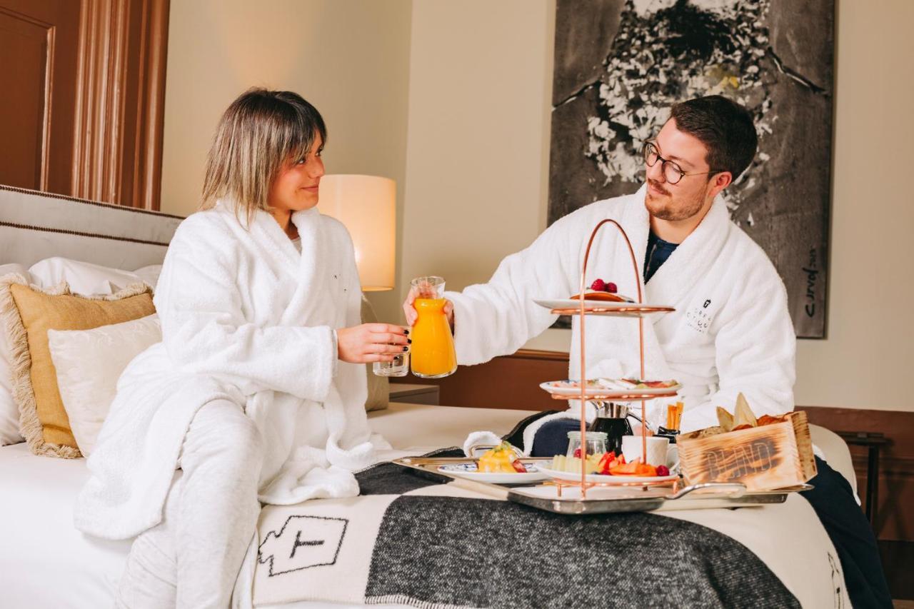 Torel Palace Порто Екстериор снимка Room service