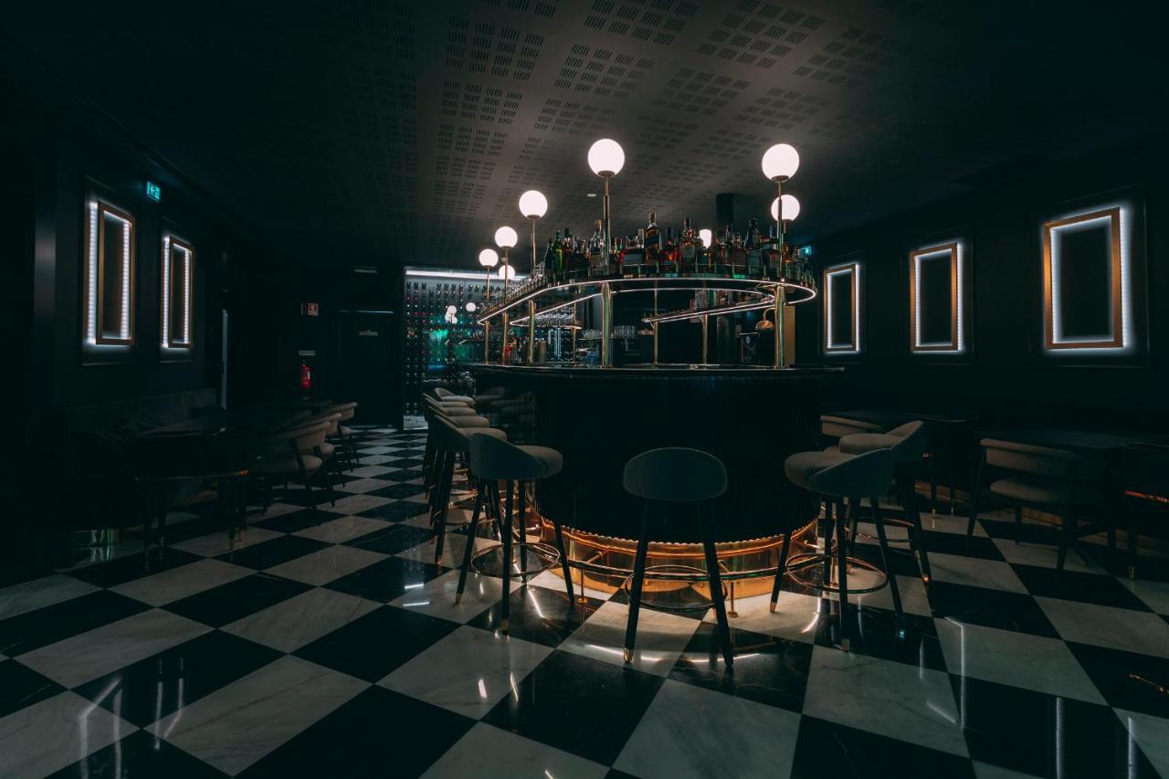 Torel Palace Порто Екстериор снимка The interior of the bar